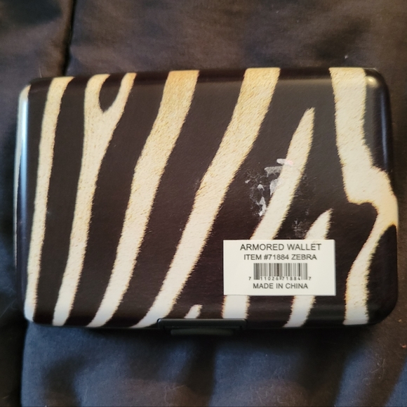NWT zebra print armored wallet credit card case - Picture 2 of 4